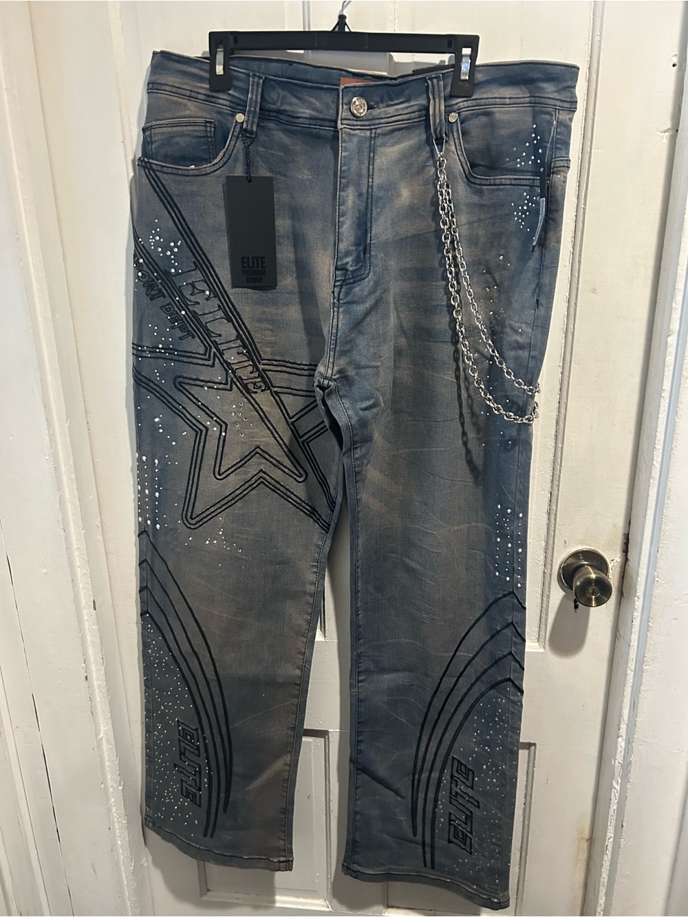 Elite Men's Gray Washed Straight Jeans with Chain and Star Graphic